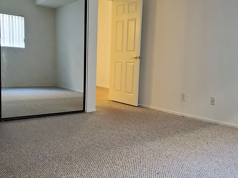 12707 Caswell Ave — Photo 9