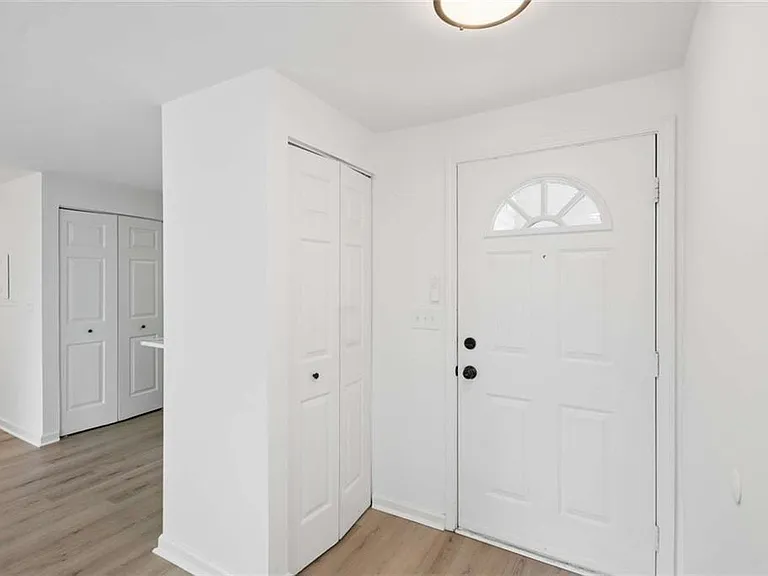 1466 Keys Crossing Dr NE — Photo 3