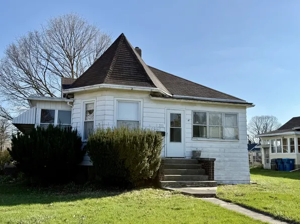 251 E 1st St, Oglesby, IL 61348