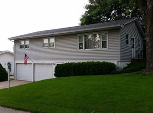 310 La Salle Dr SW, Cedar Rapids, IA 52404