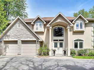 3 Winding Way, Ottawa, ON K2C3H1