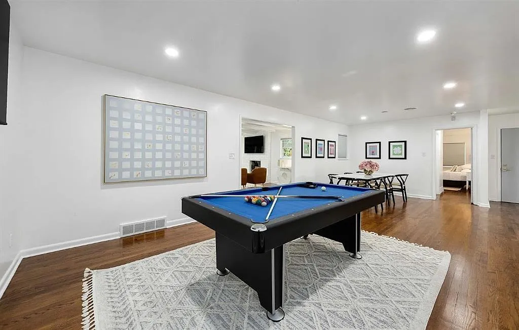 6 bed, 2688 sqft, $5,000 — Photo 2