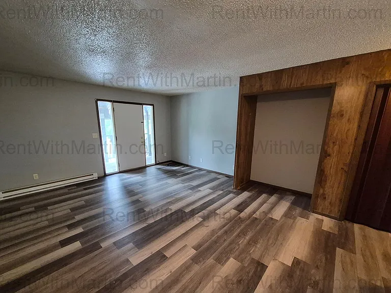 1009 Thorndale Ave — Photo 9