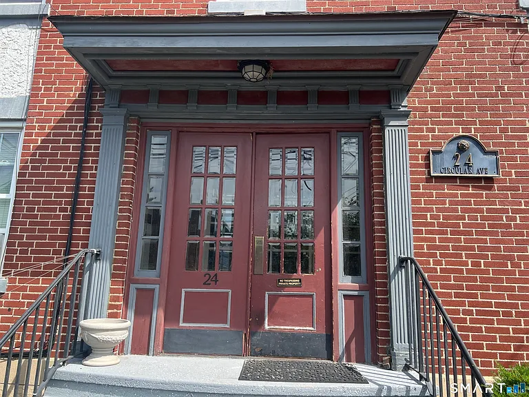 24 Circular Ave #3B — Photo 2