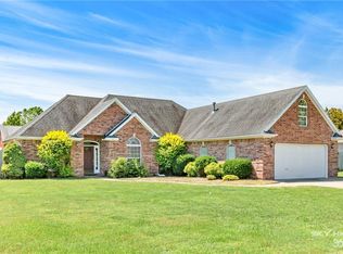 187 W Cedarbrook Pl, Farmington, AR 72730