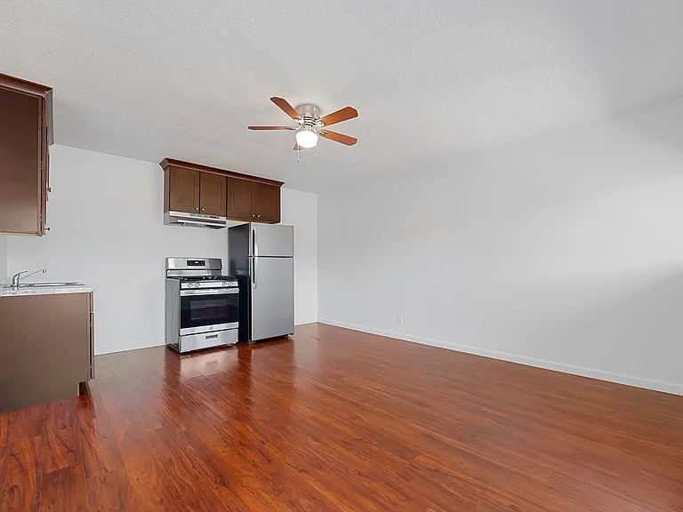 10920 S Osage Ave #14 — Photo 2