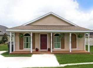 6090 False River Rd, Lakeland, LA 70762