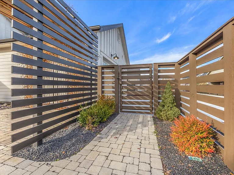 3122 W Hidden Springs Dr — Photo 6