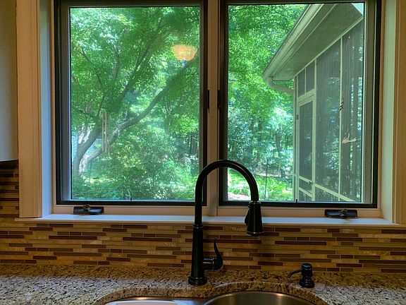 4th image of 504 Forest Hill Dr