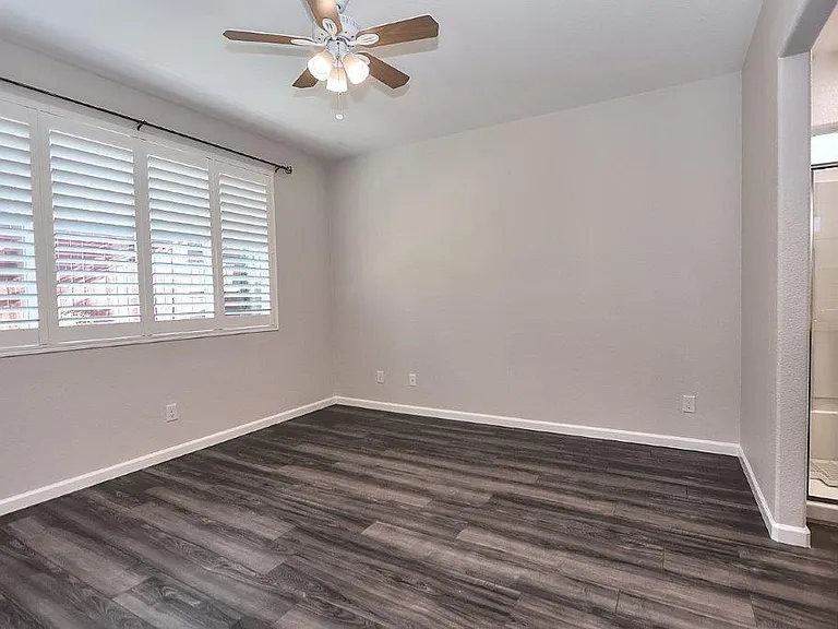 9049 Hourglass Cir — Photo 32