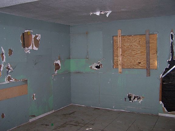 Bedroom Walls - poor 