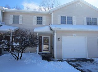 619 Strand Pond Cir, Webster, NY 14580