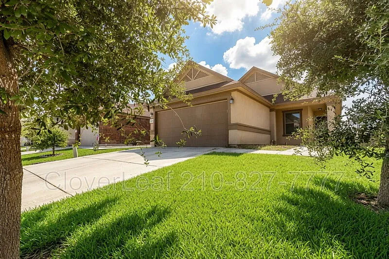 3 bed, 2.0 bath, 1595 sqft, $1,897 — Photo 2