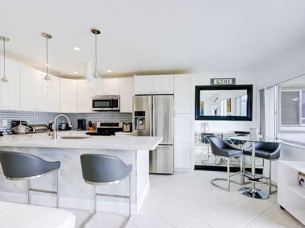 2400 Lake Osborne Dr #108C