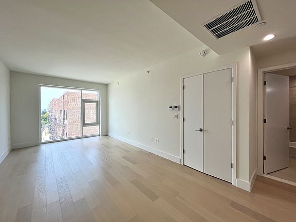 3rd image of 43-46 39th Pl #402