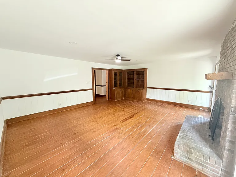 1493 Foxhall Dr — Photo 4