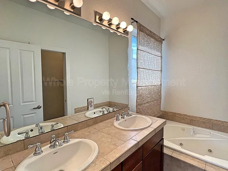 2488 Decatur St — Photo 17
