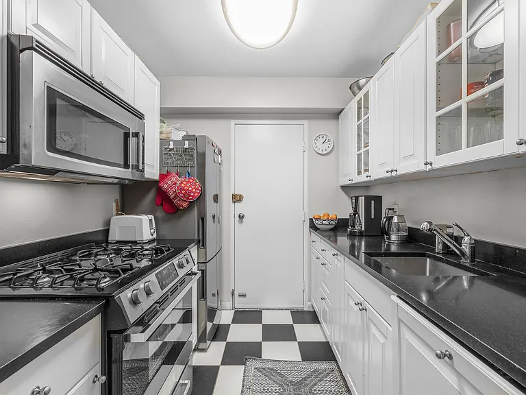 5410 Connecticut Ave NW #811A — Photo 13