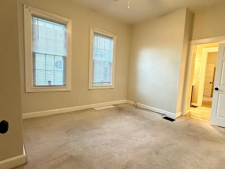 1624 Castle Ave #DOWNSTAIRS — Photo 2