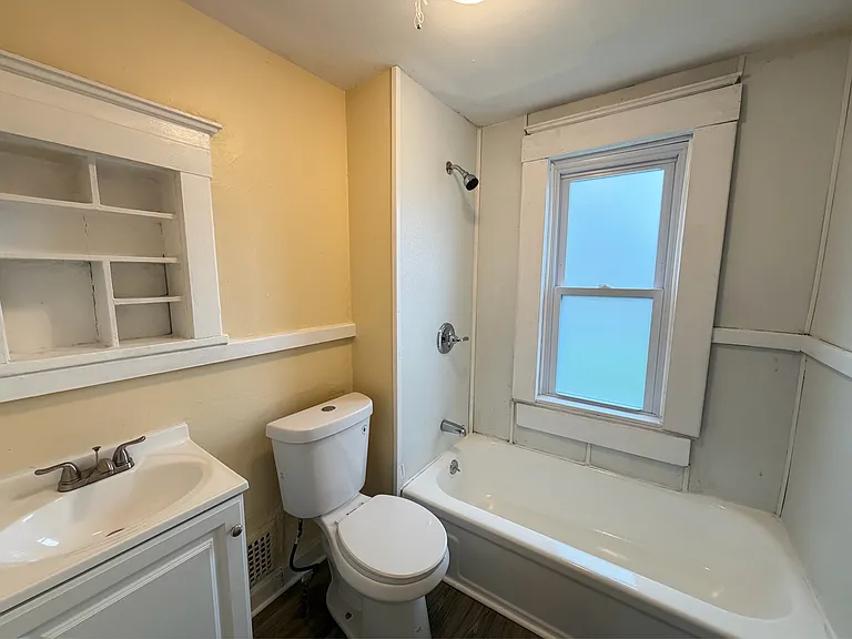 125 Edison Ave — Photo 12