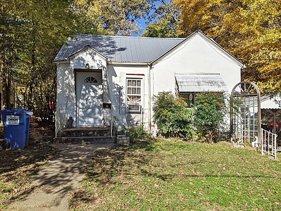 2nd image of 707 W College Ave