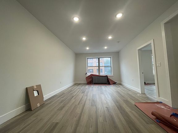 3rd image of 15 Gifford Ave #26E