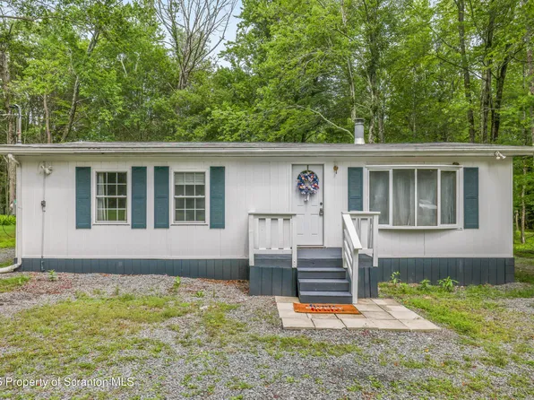 86 Windsor Rd, Hawley, PA 18428