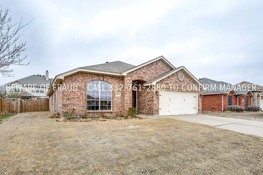 In the Heart of Burleson with Community Pool and Park! — Photo 2