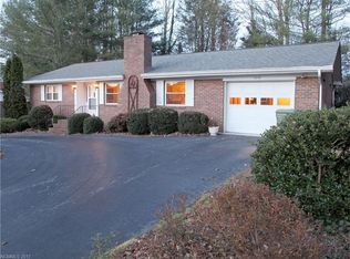 1010 Carousel Ln, Hendersonville, NC 28792