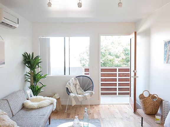 4th image of 226 Avenue 57 APT 303