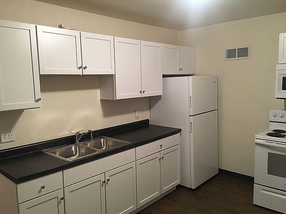 3rd image of 37 W Lincoln Ave Unit 33