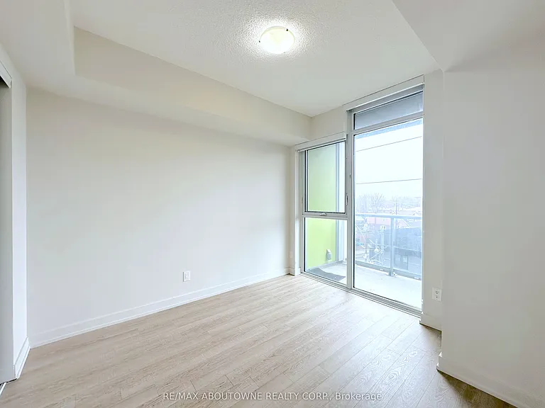 763 Woodbine Ave #406 — Photo 6