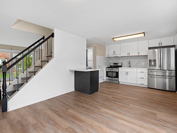 5th image of 8929 Robin Dr APT D