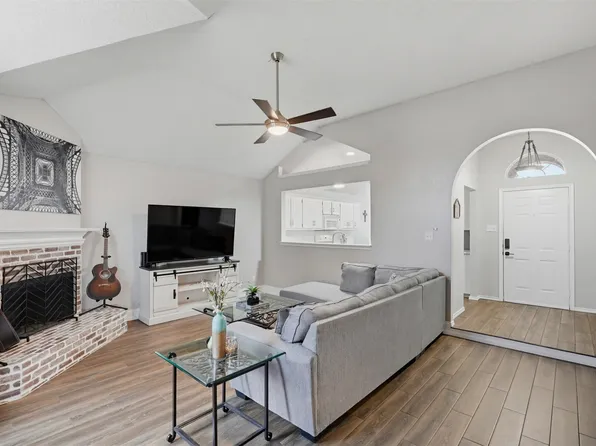 2956 Timber Creek Trl, Fort Worth, TX 76118