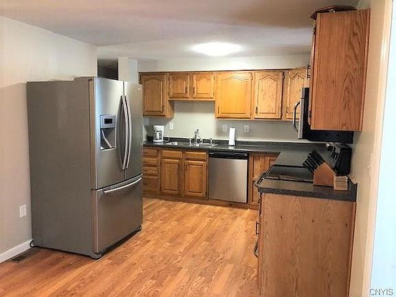 4th image of 7597 Aster Dr