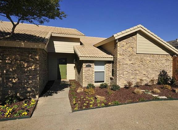 2nd image of 3217 Parkhaven Dr
