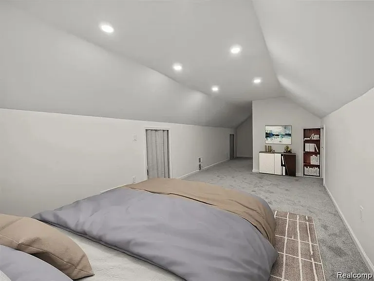 3350 Prairie Ave — Photo 3