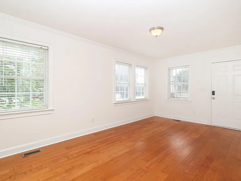 1812 Pegram St — Photo 10