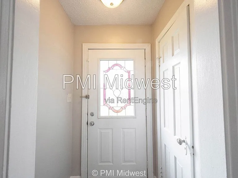 74 N 2nd Ave — Photo 3