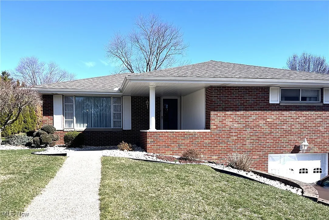 308 Frostview Dr photo 1