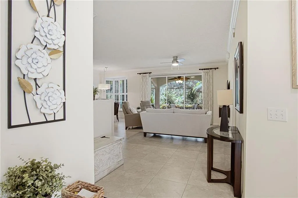 2 bed, 2.0 bath, 1373 sqft, $4,500 — Photo 4