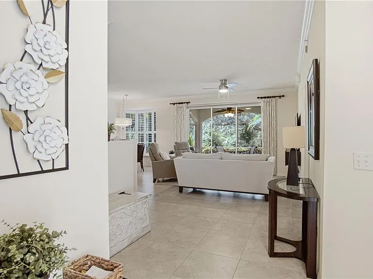 77 Silver Oaks Cir #8102 — Photo 4