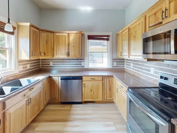 1110 N 15th St, Bismarck, ND 58501