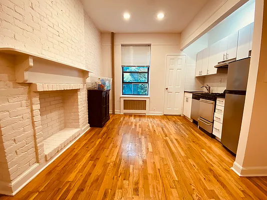 Rented by Metropolis Real Estate of Manhattan | media 21