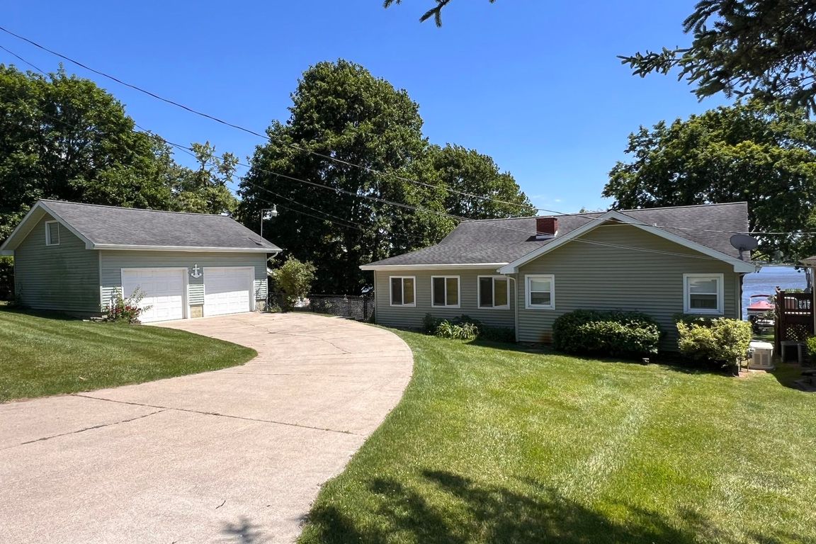 2926 Lake Ave, Osseo, MI 49266 MLS 24010272 Zillow