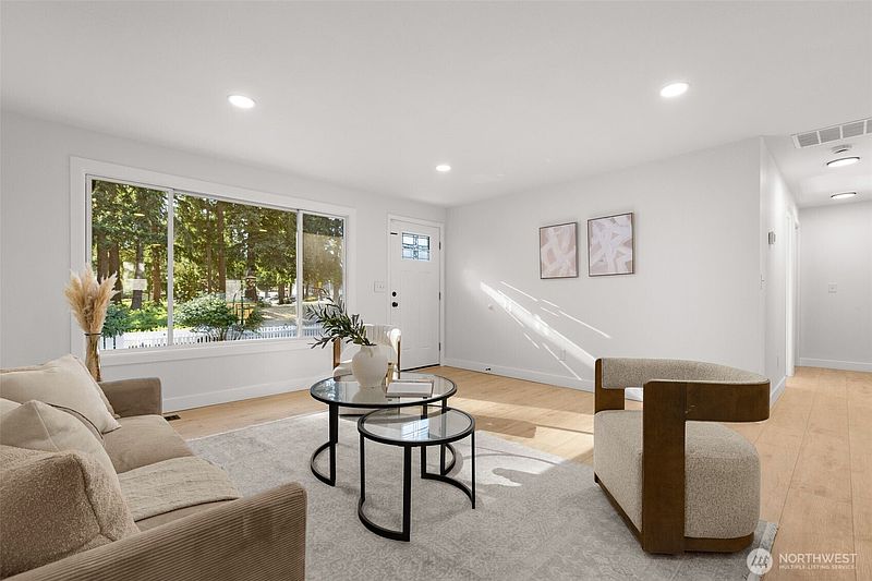 5th image of 33614 35th Avenue SW