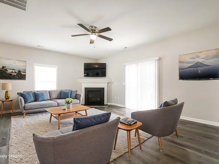 1308 Hosmer Ct — Photo 4