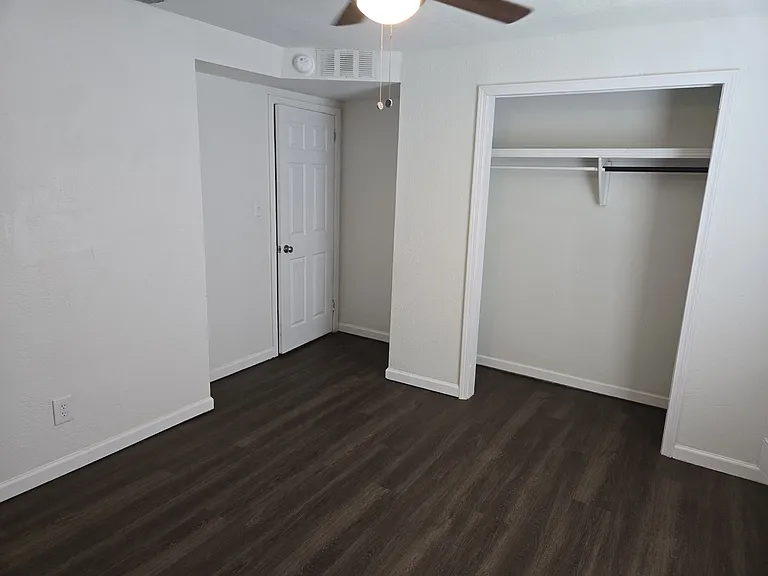 108 W Ash Ave #1/2 — Photo 11