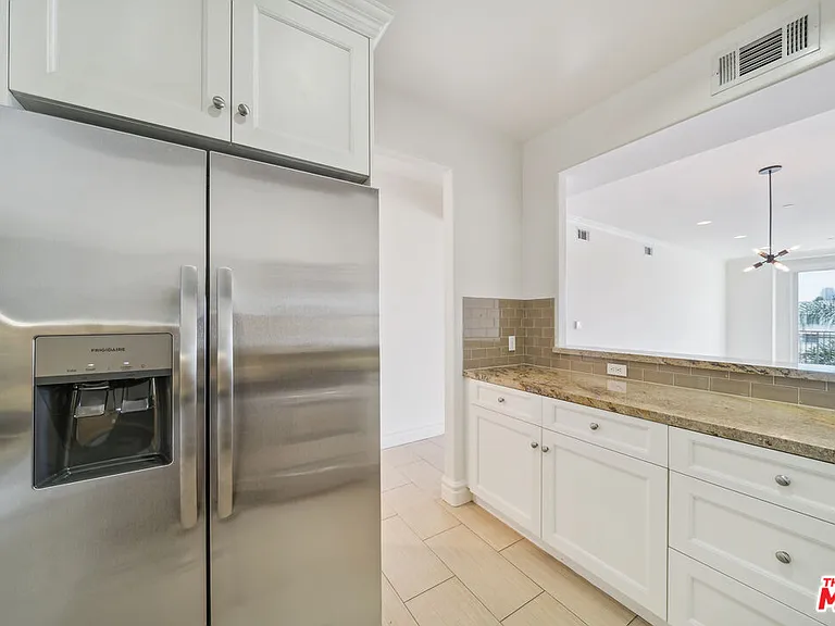 1050 S Holt Ave #404 — Photo 5
