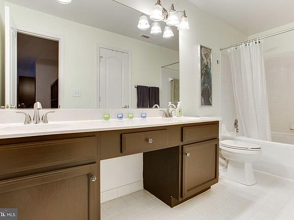 5th image of 5616 Willoughby Newton Dr Unit 22